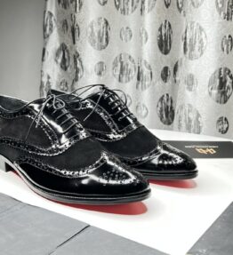 Lace up Brogues